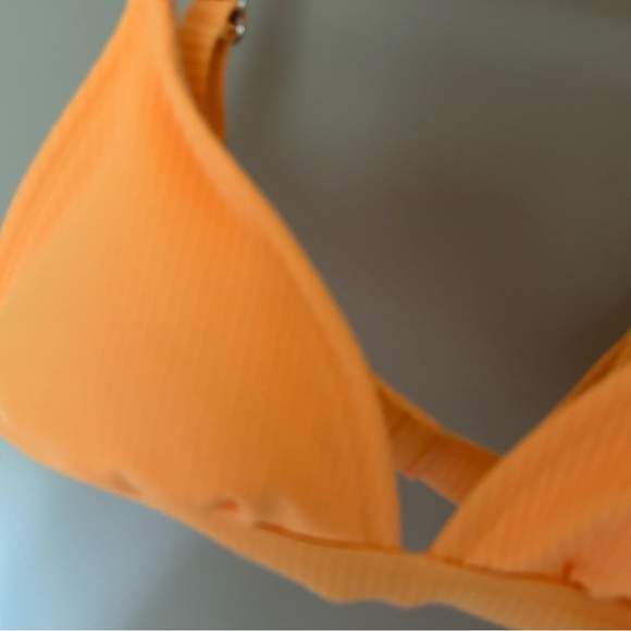 Orange bikini - Picture 4 of 5